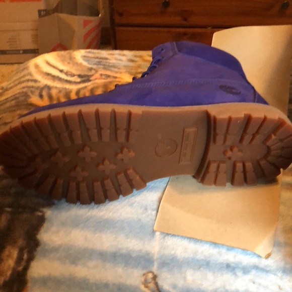 Brand new, just tried on, beautiful color - Picture 4 of 9